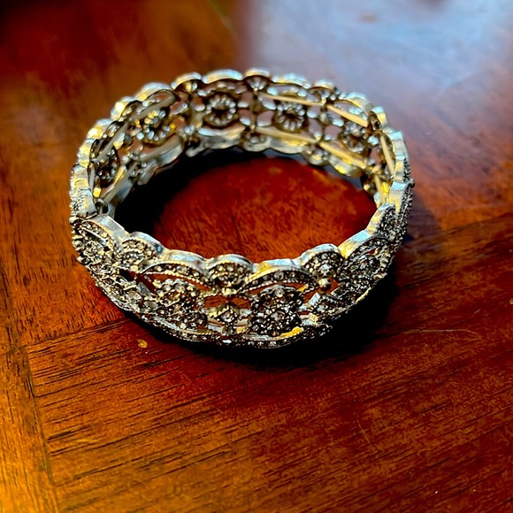 Adjustable Antique-style Silvertone and Crystal Bracelet - Picture 2 of 4